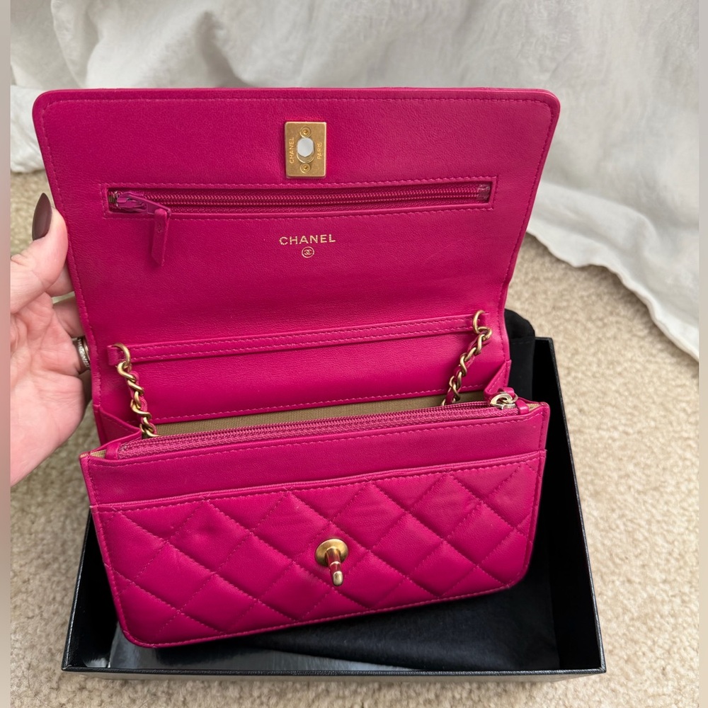 LAST CALL! Chanel Fuchsia Quilted Wallet on Chain Crossbody Bag - Picture 3 of 13